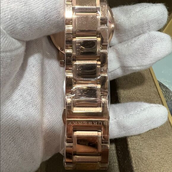 NIB Brown Dial Rose Gold Burberry Watch - Picture 7 of 16